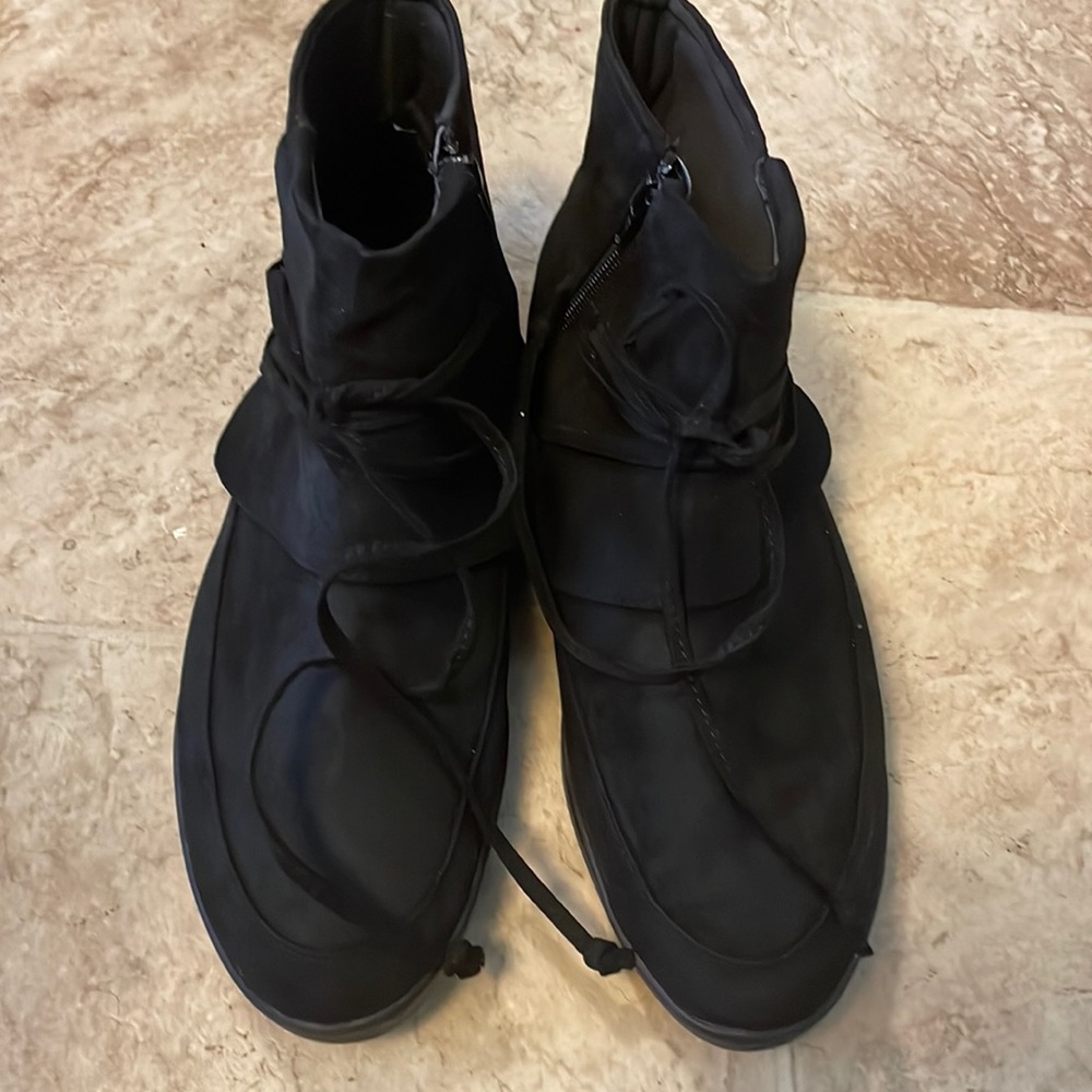 Woman’s casual dress shoe.